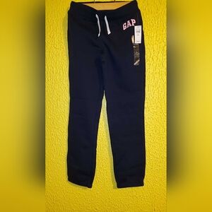 ✨️NWT Kids Gap Logo Sweatpants Size 10/Large Girls